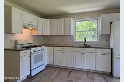 236 W Farms Road, Farmingdale, NJ 07727 - Photo 4