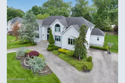 11 Hemingway Court, Morganville, NJ 07751 - Photo 4