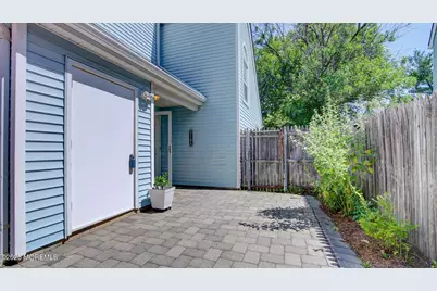 16 Whitman Court, Freehold, NJ 07728 - Photo 8