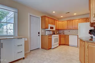 16 Whitman Ct, Freehold, NJ 07728 - Photo 14