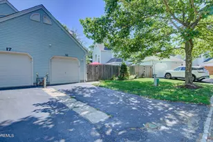 16 Whitman Ct, Freehold, NJ 07728 - Photo 2
