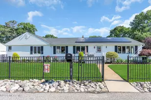 470 Woodpark Dr, Brick, NJ 08723 - Photo 2