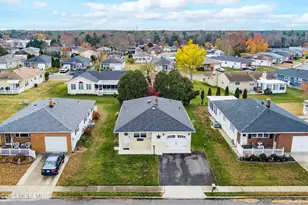 24 Corinth Pl, Toms River Township, NJ 08757 - Photo 2