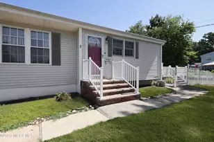 7 Parkview Dr, Hazlet Township, NJ 07730 - Photo 2