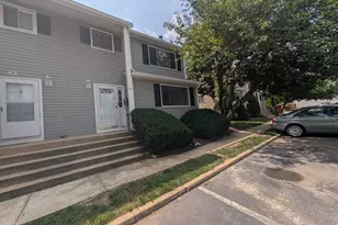 44 Davids Ct, South Brunswick Township, NJ 08512 - Photo 2
