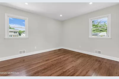 11 W Park Avenue, Belford, NJ 07718 - Photo 22