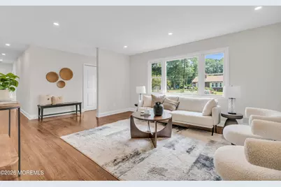 11 W Park Avenue, Belford, NJ 07718 - Photo 4