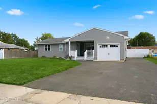 32 Edison St, Bayville, NJ 08721 - Photo 2