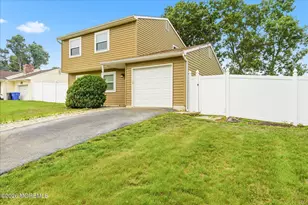1948 Teakwood Rd, Toms River Township, NJ 08753 - Photo 4