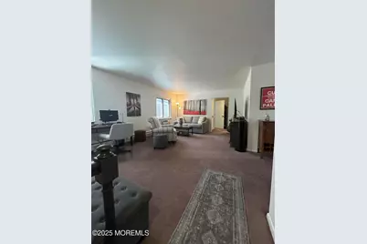 204 Manor E, Red Bank, NJ 07701 - Photo 2