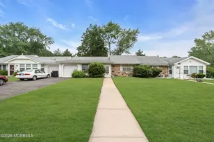 86 Camellia Dr, Lakewood, NJ 08701 - Photo 2