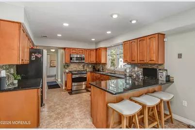 9 Strathmore Court, Freehold, NJ 07728 - Photo 8