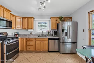 10 Homestead Pl, Holmdel, NJ 07733 - Photo 10