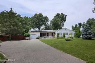 102 Stratford Rd, Tinton Falls, NJ 07724 - Photo 2