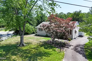 17 Railroad Ave, Beachwood, NJ 08722 - Photo 2