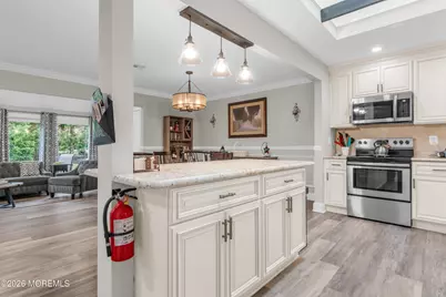 10 Danbury Court, Red Bank, NJ 07701 - Photo 4