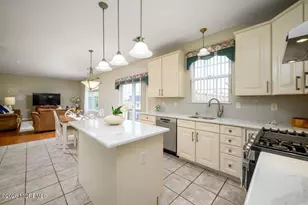 19 Pecan Valley Dr, Marlboro Township, NJ 07746 - Photo 14