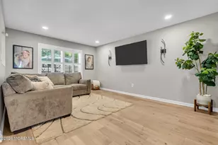 5 Painted Wagon Rd, Holmdel, NJ 07733 - Photo 4