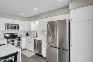 5 Painted Wagon Rd, Holmdel, NJ 07733 - Photo 8