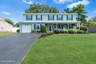 8 Petal Patch Trail, Howell Township, NJ 07731 - Photo 2