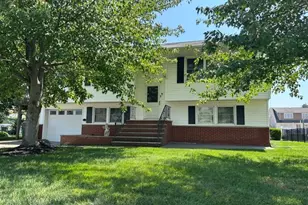 33 Freeman Ct, Toms River Township, NJ 08753 - Photo 2