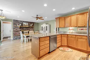 200 Pelican Rd, Middletown, NJ 07748 - Photo 8