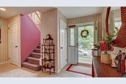 29 Hummingbird Court, Marlboro Township, NJ 07746 - Photo 4