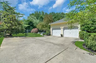 242 Williamsburg Dr, Shrewsbury, NJ 07702 - Photo 66