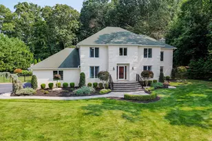 16 Wood Hollow Dr, Holmdel, NJ 07733 - Photo 2