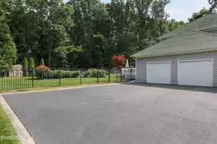 16 Wood Hollow Dr, Holmdel, NJ 07733 - Photo 8