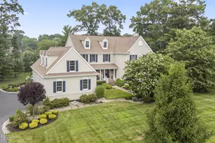 4 Breckenridge Ct, Freehold, NJ 07728 - Photo 2