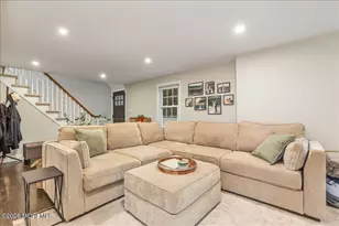 203 Florence Pl, Middletown, NJ 07748 - Photo 12