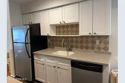 28 Spring Court, Tinton Falls, NJ 07724 - Photo 10