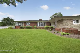 864 Breezy Oaks Dr, Toms River Township, NJ 08753 - Photo 1