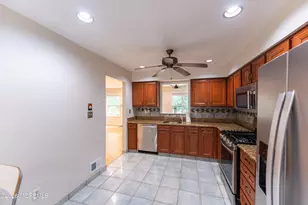 314 Towne Dr, Manalapan Township, NJ 07726 - Photo 4