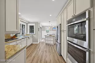 109 Woodward Ct, Neptune Township, NJ 07753 - Photo 12