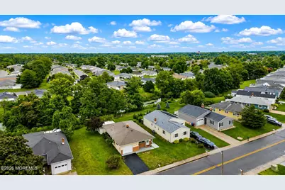 350 Barbados Drive N, Toms River Township, NJ 08757 - Photo 2
