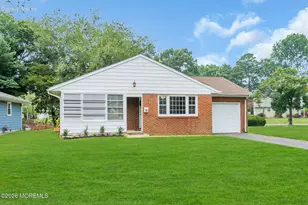 56 Bellflower Ct, Toms River Township, NJ 08755 - Photo 2