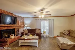 21 Howe Ln, Freehold, NJ 07728 - Photo 10