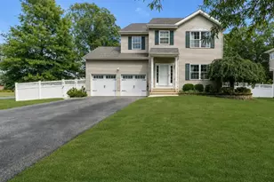1 Sherrybrooke Dr, Howell Township, NJ 07731 - Photo 2