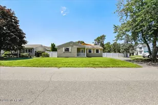813 Pemberton St, Toms River Township, NJ 08757 - Photo 4