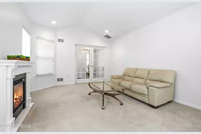39 Valley Stream Lane, Lakewood, NJ 08701 - Photo 8