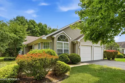 39 Valley Stream Lane, Lakewood, NJ 08701 - Photo 2