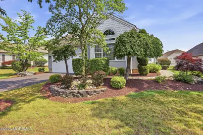 11 Narrowbrook Court, Manalapan Township, NJ 07726 - Photo 2