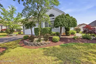 11 Narrowbrook Ct, Manalapan Township, NJ 07726 - Photo 2
