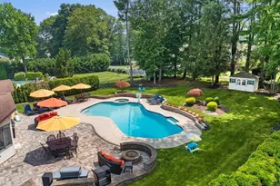 17 Thomas Dr, Manalapan Township, NJ 07726 - Photo 1