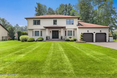 17 Thomas Drive, Manalapan Township, NJ 07726 - Photo 2