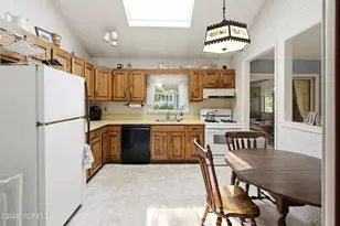 839 Regency Ct, Toms River Township, NJ 08753 - Photo 8
