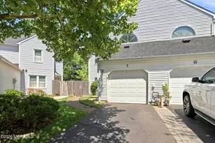 7 Browning Ct, Freehold, NJ 07728 - Photo 4