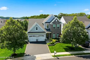 9 Monterey Bay Ln, Tinton Falls, NJ 07724 - Photo 2